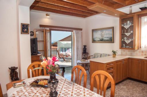 Вилла Fernanda'S Traditional 2 Floor House Порос Экстерьер фото