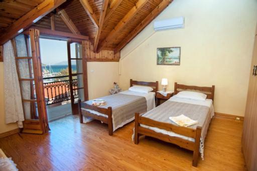 Вилла Fernanda'S Traditional 2 Floor House Порос Экстерьер фото