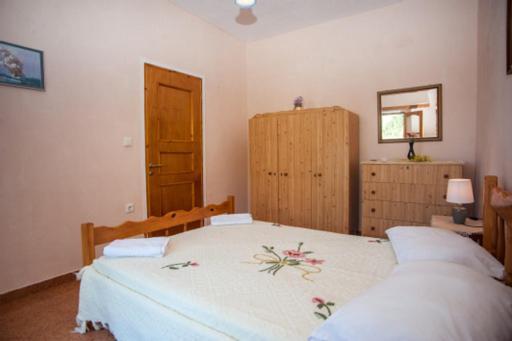 Вилла Fernanda'S Traditional 2 Floor House Порос Экстерьер фото