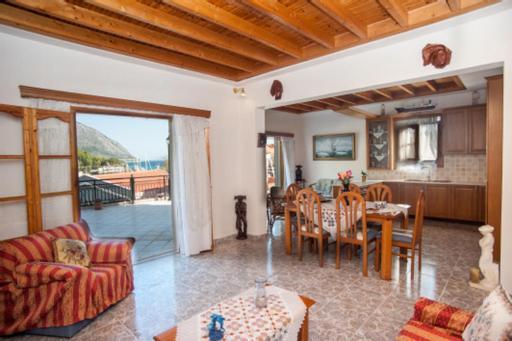 Вилла Fernanda'S Traditional 2 Floor House Порос Экстерьер фото